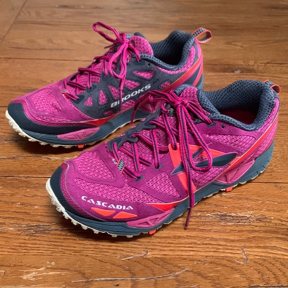 Brooks Cascadia 9 Trail Running Shoes Raspberry Pink and Purple Size 9.5 - Picture 2 of 11